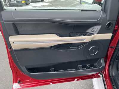 2022 Ford Expedition, $47925. Photo 11