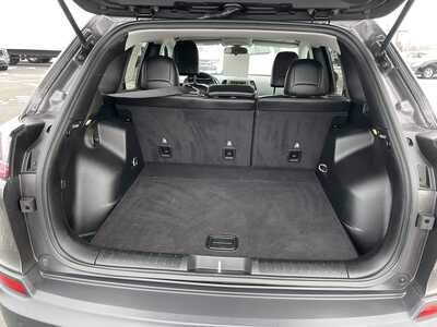 2019 Jeep Cherokee, $13477. Photo 9