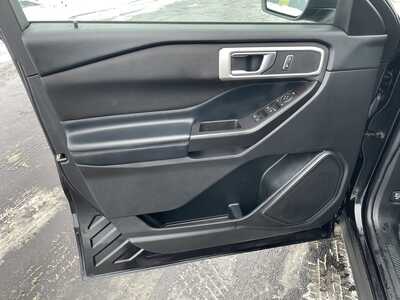 2020 Ford Explorer, $23477. Photo 11