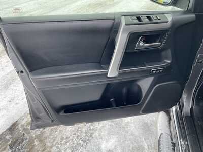 2015 Toyota 4Runner, $21985. Photo 12