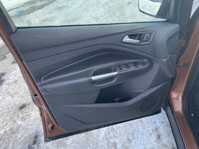 2017 Ford Escape, $12997. Photo 11