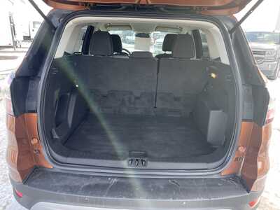 2017 Ford Escape, $12997. Photo 9