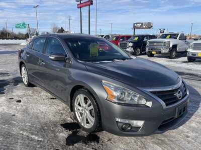 2015 Nissan Altima, $7995. Photo 2