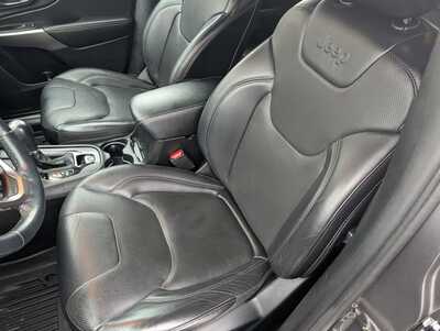 2019 Jeep Cherokee, $17988. Photo 12