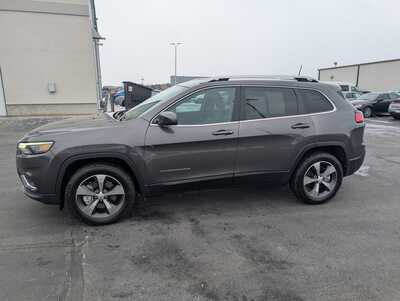 2019 Jeep Cherokee, $17988. Photo 5