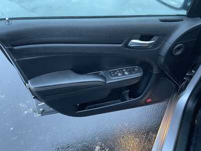 2014 Chrysler 300, $11987. Photo 12