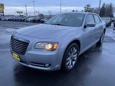 2014 Chrysler 300, $11987. Photo 4
