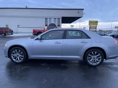 2014 Chrysler 300, $11987. Photo 5
