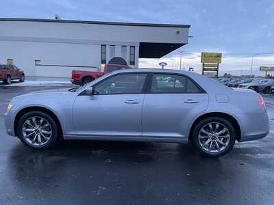 2014 Chrysler 300, $11987. Photo 6