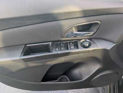 2013 Chevrolet Cruze, $6495. Photo 10