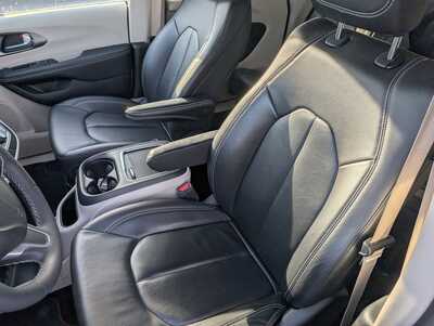 2022 Chrysler Pacifica, $24995. Photo 11