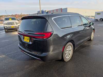 2022 Chrysler Pacifica, $24995. Photo 8