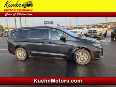 2022 Chrysler Pacifica, $24995. Photo 1