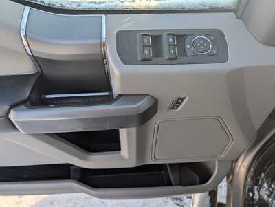 2020 Ford F150 Crew Cab, $26900. Photo 12