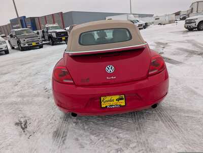 2013 Volkswagen Beetle, $10987. Photo 7