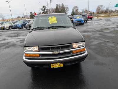1998 Chevrolet S-10 Ext Cab, $6495. Photo 3