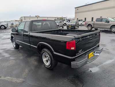 1998 Chevrolet S-10 Ext Cab, $6495. Photo 6