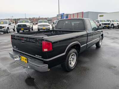 1998 Chevrolet S-10 Ext Cab, $6495. Photo 8