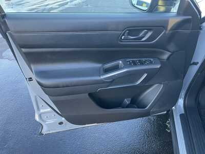 2023 Nissan Pathfinder, $26987. Photo 12