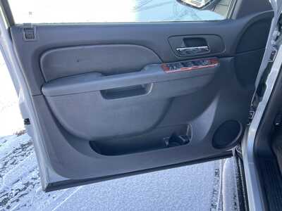 2010 Chevrolet Tahoe, $11995. Photo 12