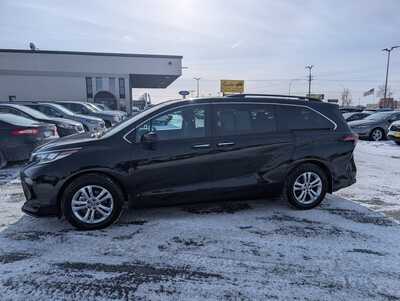 2023 Toyota Sienna, $39995. Photo 5