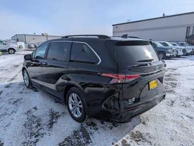 2023 Toyota Sienna, $39995. Photo 6