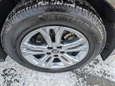 2023 Toyota Sienna, $39995. Photo 9