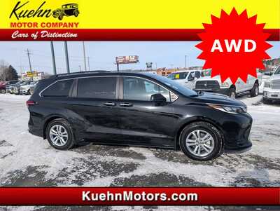 2023 Toyota Sienna, $39995. Photo 1
