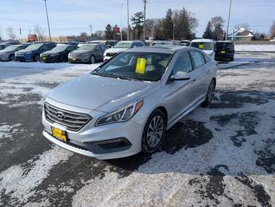 2016 Hyundai Sonata, $10982. Photo 4