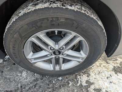 2017 Hyundai Santa Fe, $9495. Photo 9