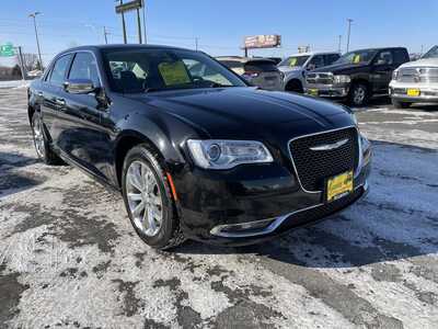 2019 Chrysler 300, $16495. Photo 2