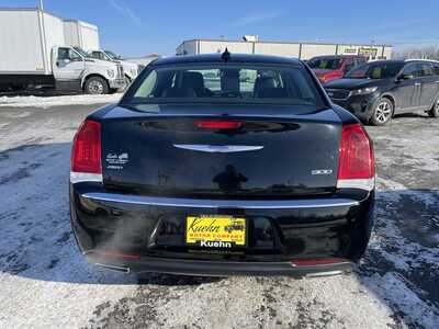 2019 Chrysler 300, $16495. Photo 7