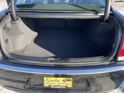 2019 Chrysler 300, $16495. Photo 9