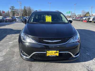 2018 Chrysler Pacifica, $15996. Photo 3
