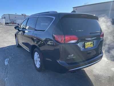 2018 Chrysler Pacifica, $15996. Photo 6