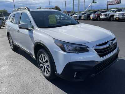 2022 Subaru Outback, $21900. Photo 2