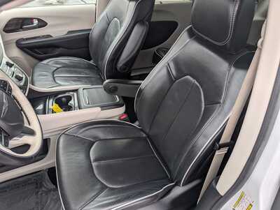 2021 Chrysler Pacifica, $27995. Photo 11
