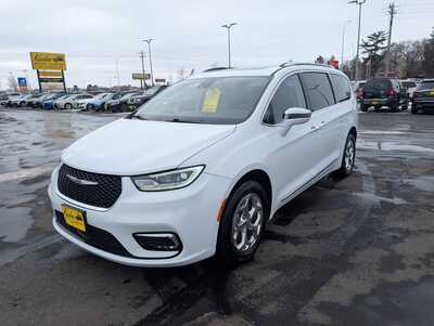 2021 Chrysler Pacifica, $27995. Photo 4