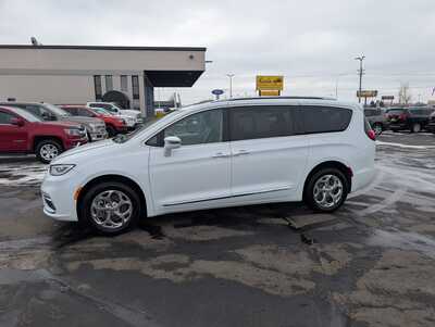 2021 Chrysler Pacifica, $27995. Photo 5