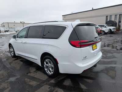 2021 Chrysler Pacifica, $27995. Photo 6