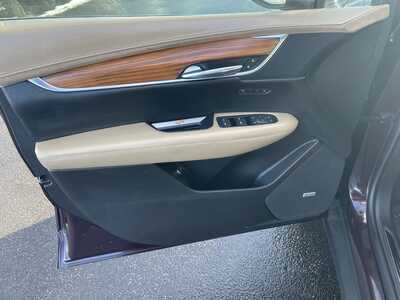 2017 Cadillac XT5, $18927. Photo 11