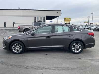 2016 Hyundai Sonata, $12988. Photo 5
