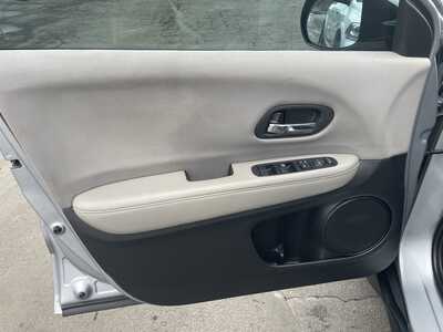 2018 Honda HR-V, $16927. Photo 11