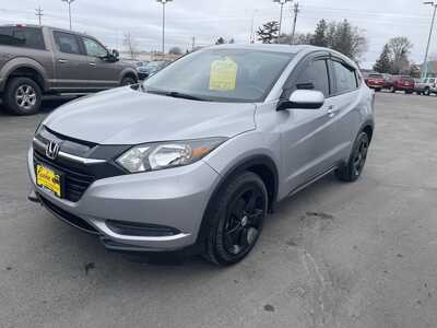 2018 Honda HR-V, $16927. Photo 4