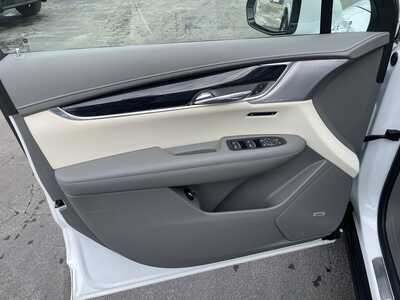 2023 Cadillac XT6, $38998. Photo 11