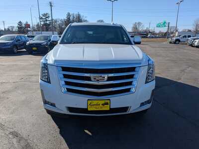 2017 Cadillac Escalade, $25495. Photo 3