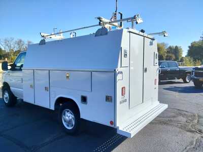 2022 Ford E-Series Cutaway, $30995. Photo 6