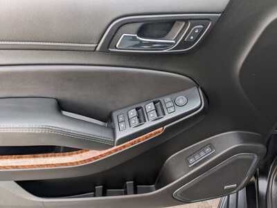 2019 Chevrolet Suburban, $27923. Photo 11