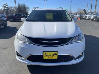2018 Chrysler Pacifica, $11987. Photo 3