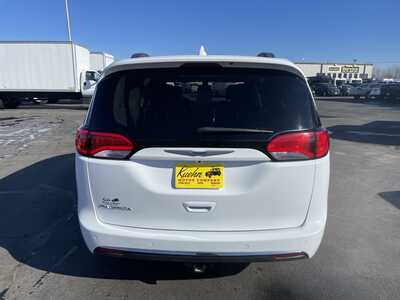 2018 Chrysler Pacifica, $11987. Photo 7